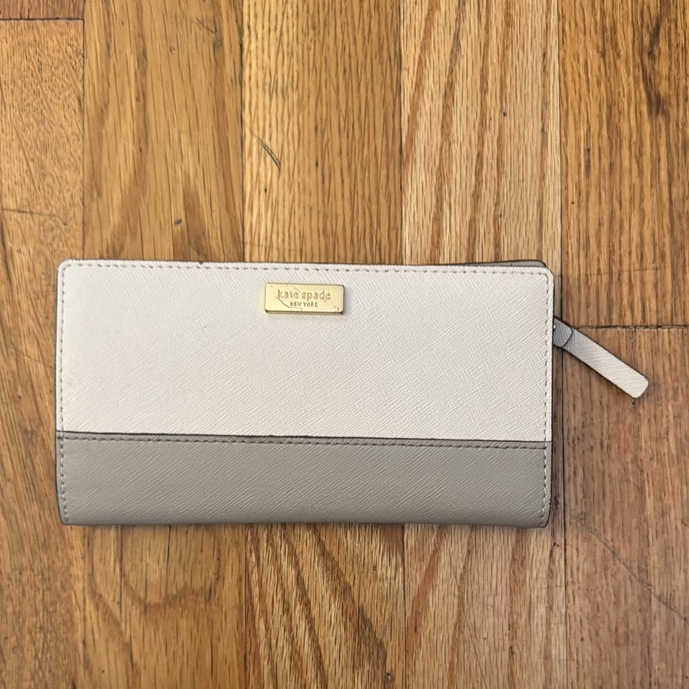 Kate Spade Cream and Gray Women's Wallet